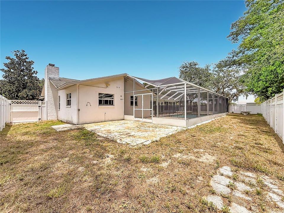 Activo con contrato: $458,000 (2 camas, 2 baños, 2158 Pies cuadrados)