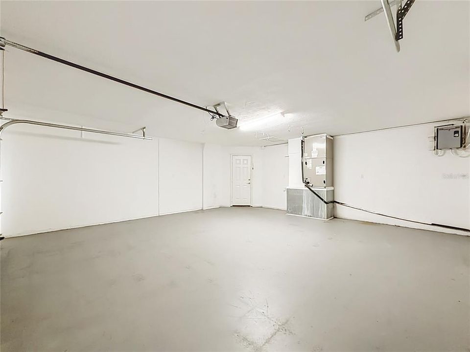 Activo con contrato: $458,000 (2 camas, 2 baños, 2158 Pies cuadrados)