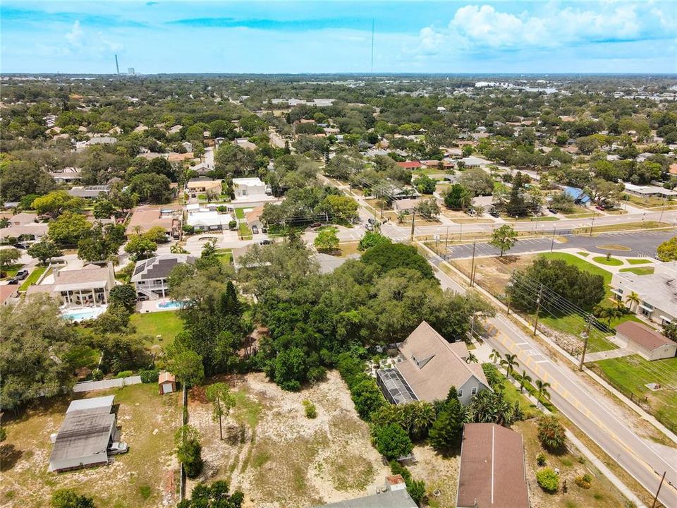 Activo con contrato: $458,000 (2 camas, 2 baños, 2158 Pies cuadrados)