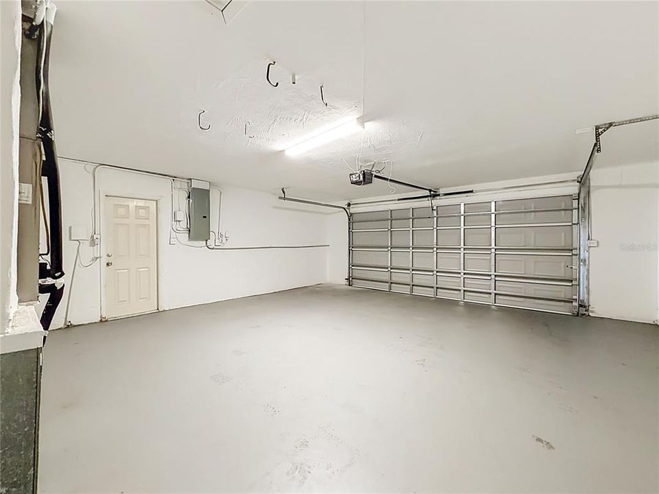 Activo con contrato: $458,000 (2 camas, 2 baños, 2158 Pies cuadrados)