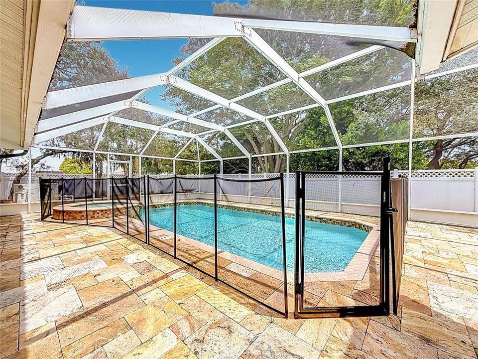 Activo con contrato: $458,000 (2 camas, 2 baños, 2158 Pies cuadrados)