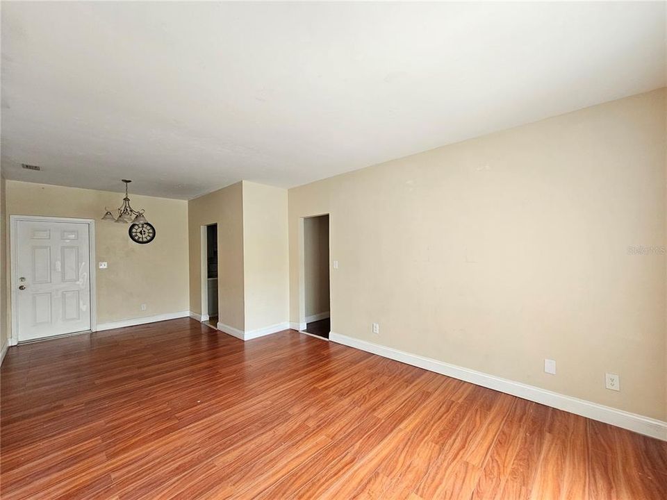 For Rent: $1,375 (2 beds, 1 baths, 1000 Square Feet)