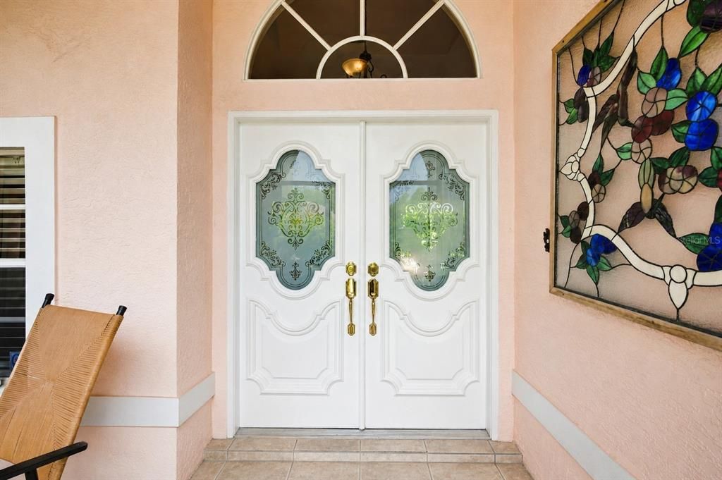 En Venta: $705,000 (5 camas, 3 baños, 2697 Pies cuadrados)