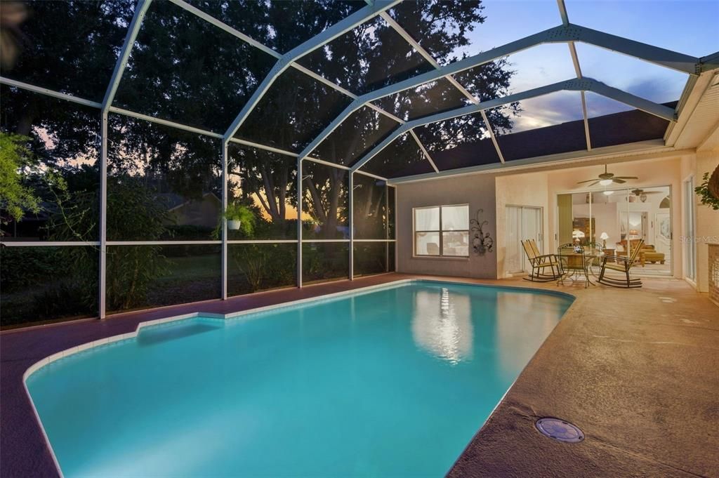 En Venta: $705,000 (5 camas, 3 baños, 2697 Pies cuadrados)