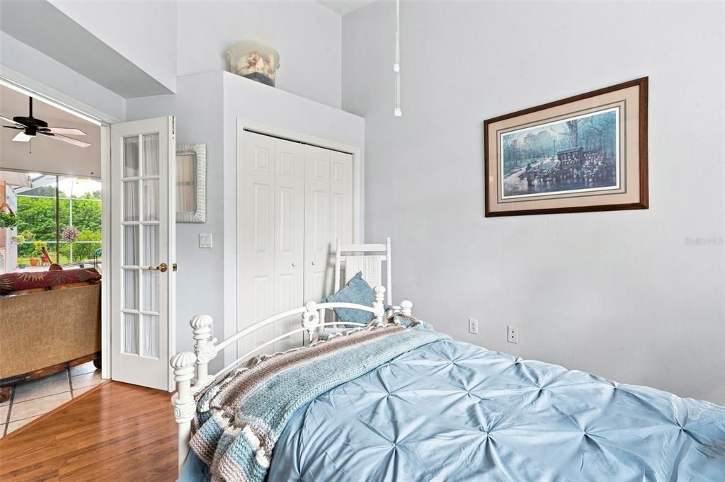 En Venta: $705,000 (5 camas, 3 baños, 2697 Pies cuadrados)