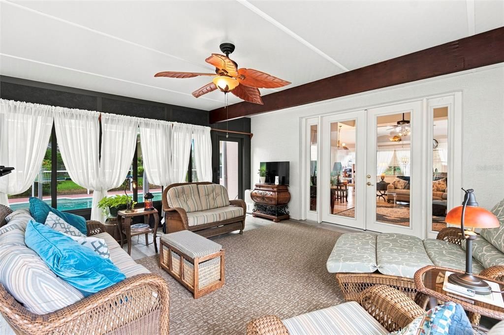 En Venta: $705,000 (5 camas, 3 baños, 2697 Pies cuadrados)