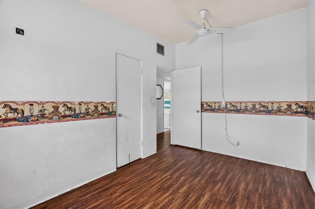 For Sale: $229,000 (3 beds, 2 baths, 1421 Square Feet)