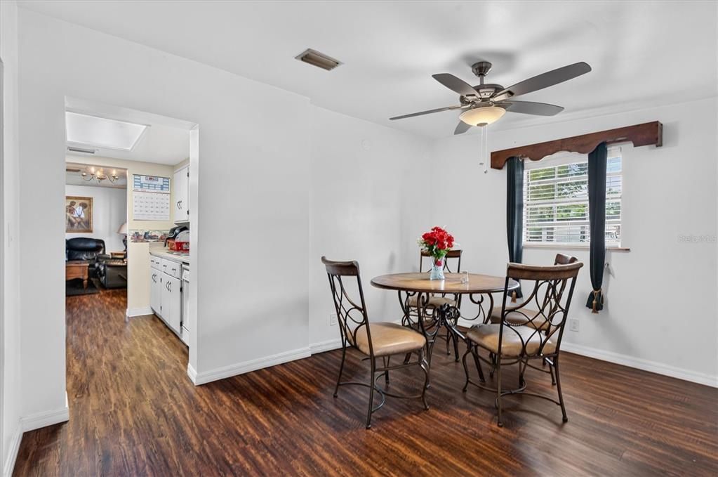 For Sale: $229,000 (3 beds, 2 baths, 1421 Square Feet)