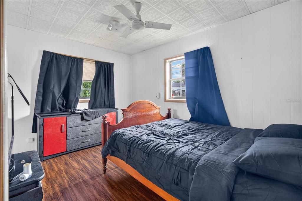 For Sale: $229,000 (3 beds, 2 baths, 1421 Square Feet)