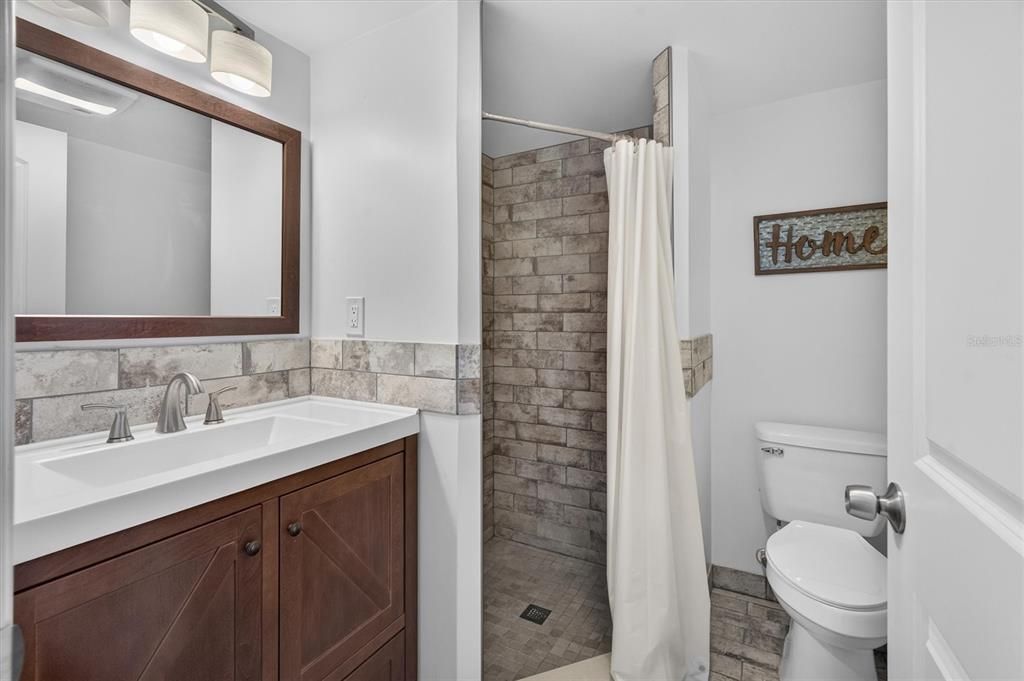 For Sale: $229,000 (3 beds, 2 baths, 1421 Square Feet)