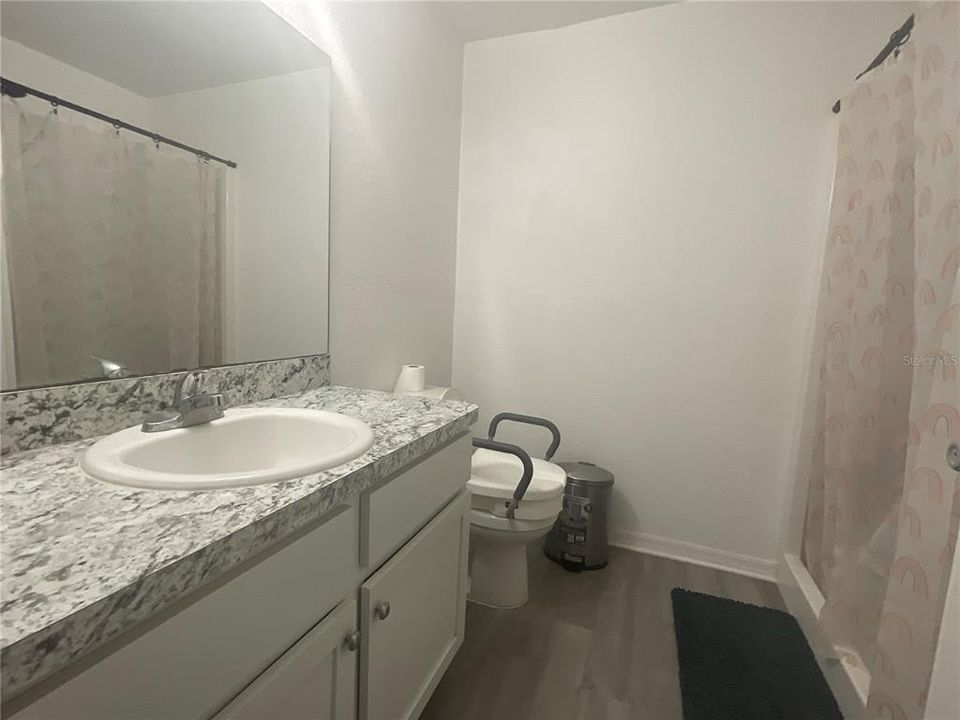 For Sale: $240,000 (3 beds, 2 baths, 1014 Square Feet)