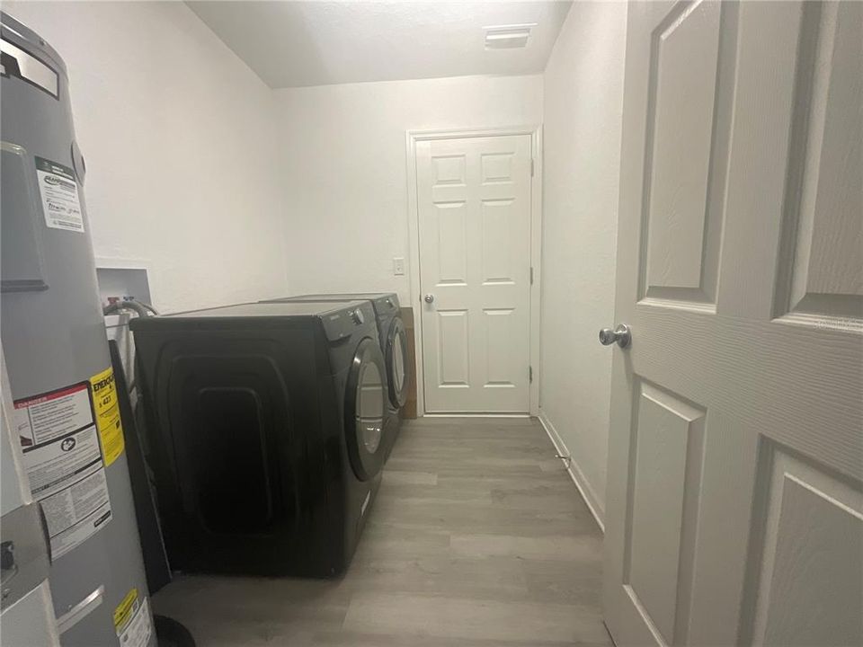 For Sale: $240,000 (3 beds, 2 baths, 1014 Square Feet)