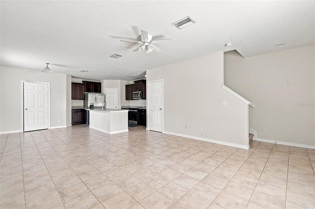 For Sale: $215,000 (2 beds, 2 baths, 1280 Square Feet)