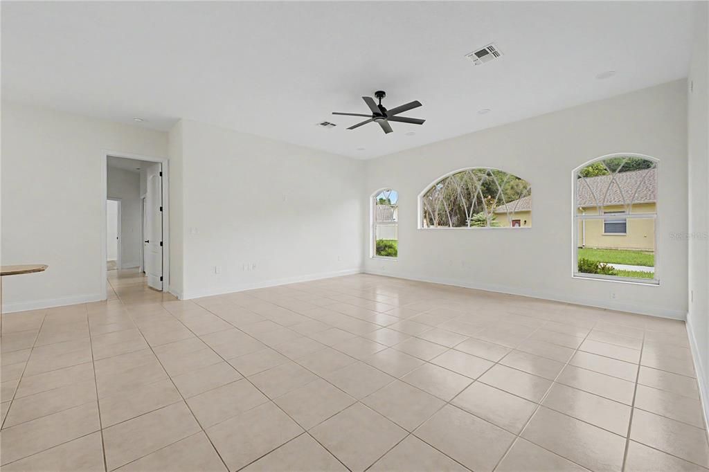 For Sale: $749,900 (5 beds, 3 baths, 2901 Square Feet)