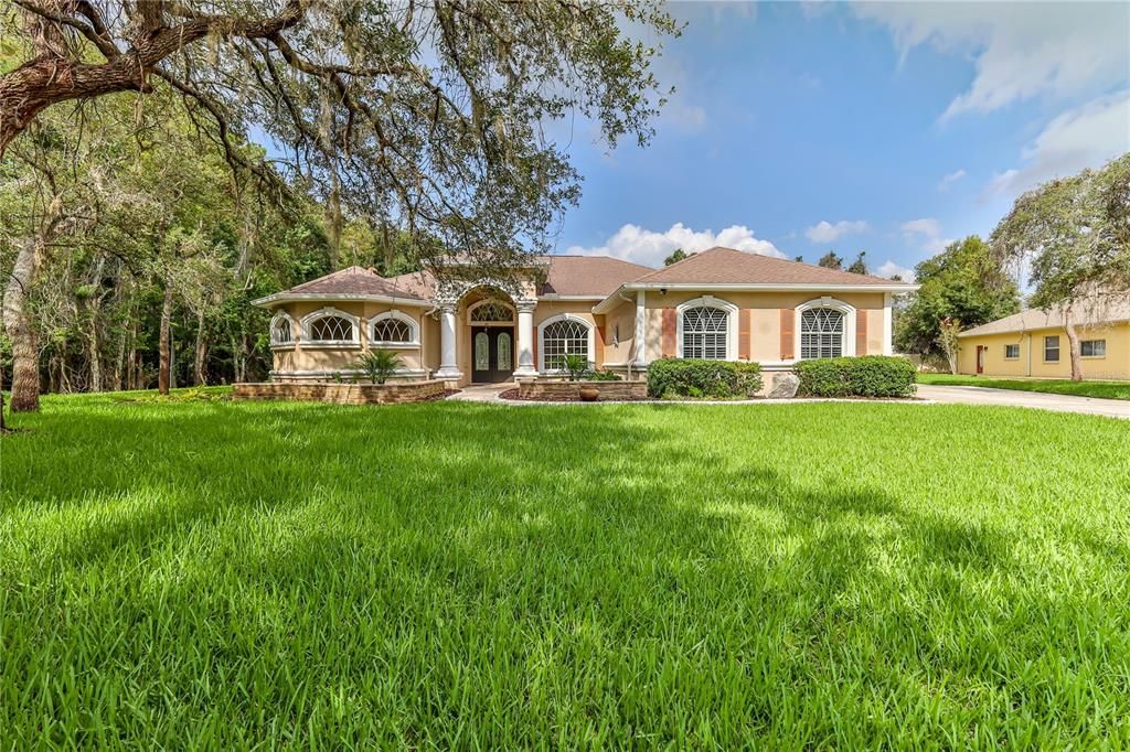 For Sale: $749,900 (5 beds, 3 baths, 2901 Square Feet)