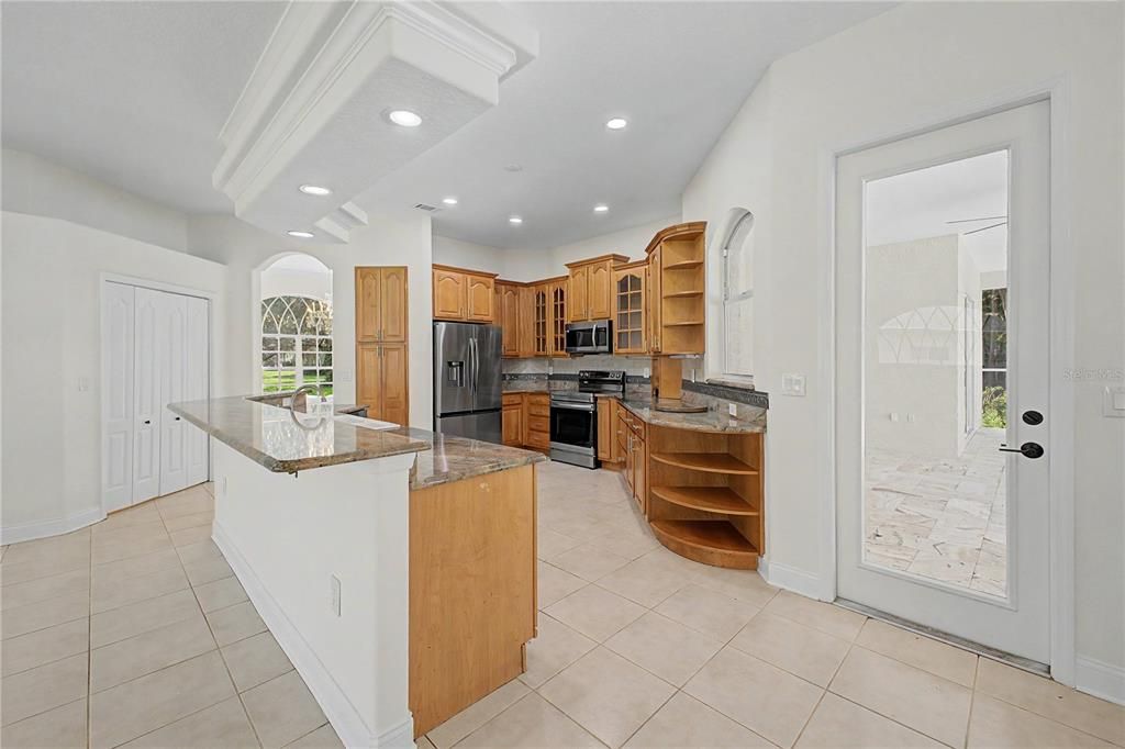 For Sale: $749,900 (5 beds, 3 baths, 2901 Square Feet)