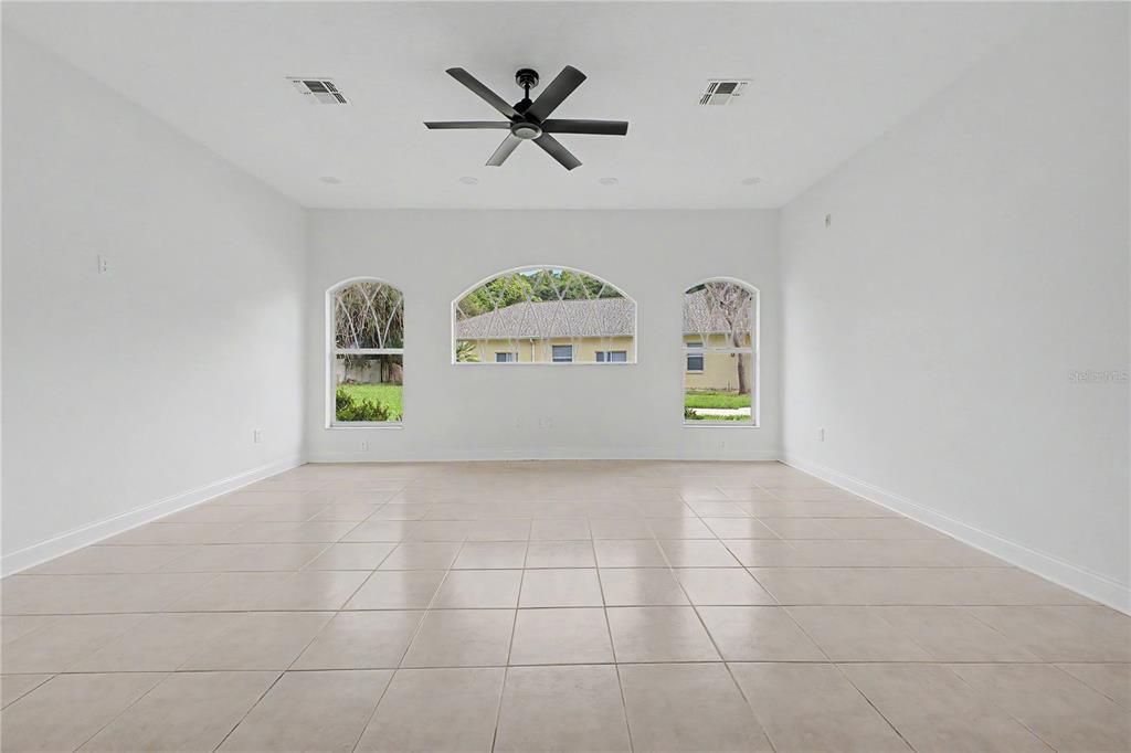 For Sale: $749,900 (5 beds, 3 baths, 2901 Square Feet)