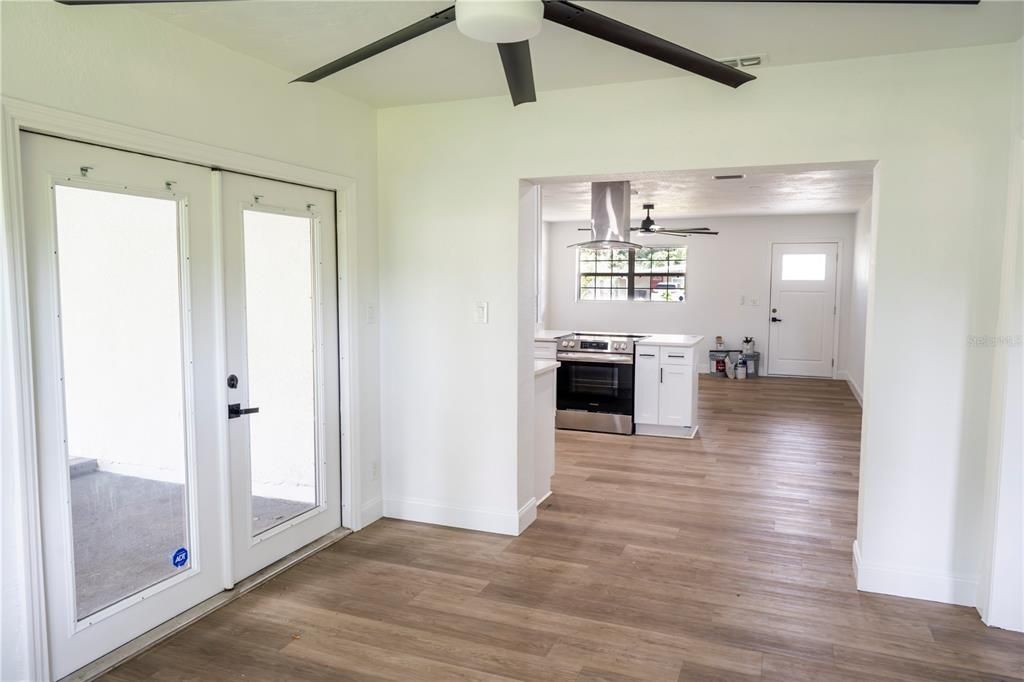 For Sale: $565,000 (4 beds, 2 baths, 1578 Square Feet)