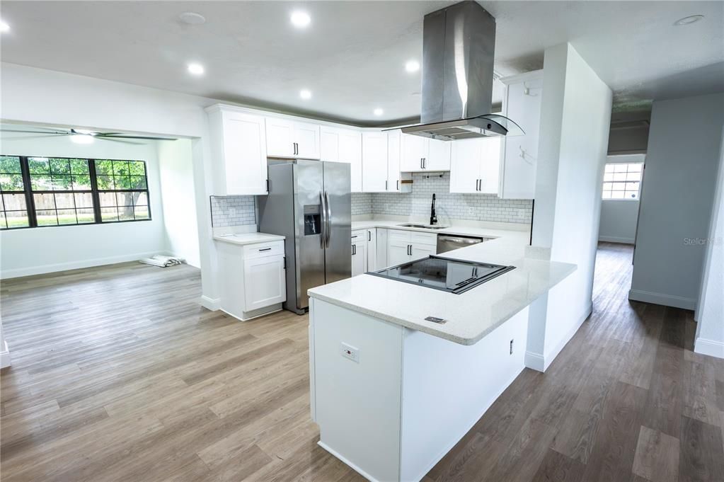 For Sale: $565,000 (4 beds, 2 baths, 1578 Square Feet)