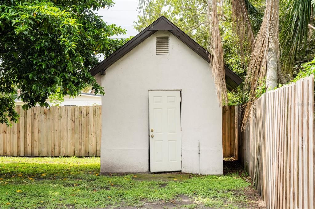 For Sale: $565,000 (4 beds, 2 baths, 1578 Square Feet)