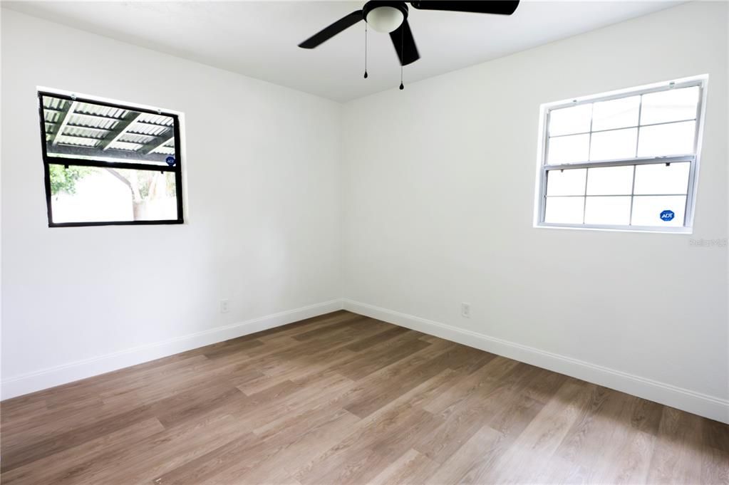 For Sale: $565,000 (4 beds, 2 baths, 1578 Square Feet)