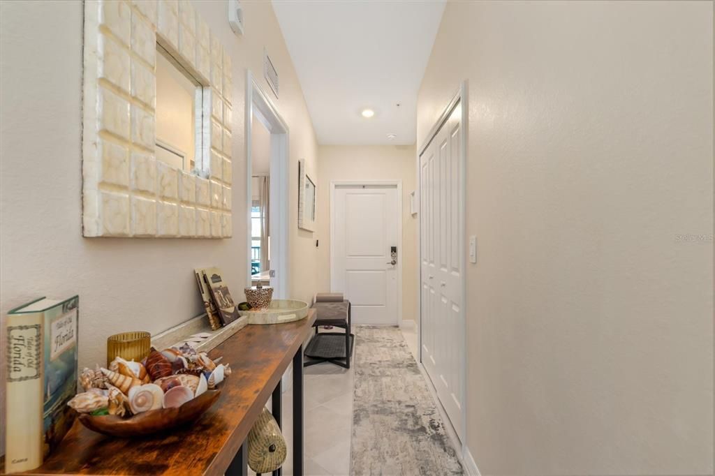 For Sale: $275,000 (2 beds, 2 baths, 1366 Square Feet)