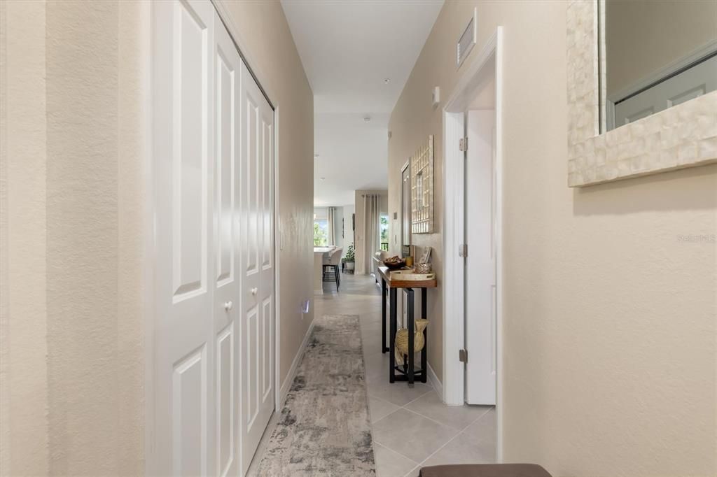 For Sale: $275,000 (2 beds, 2 baths, 1366 Square Feet)