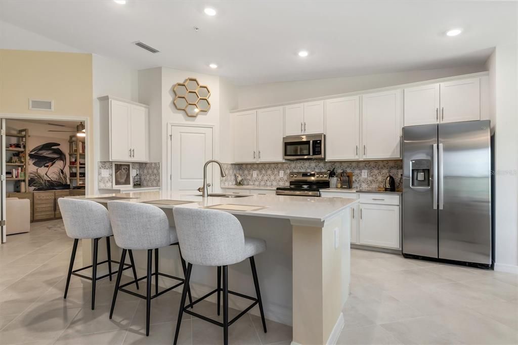 For Sale: $275,000 (2 beds, 2 baths, 1366 Square Feet)