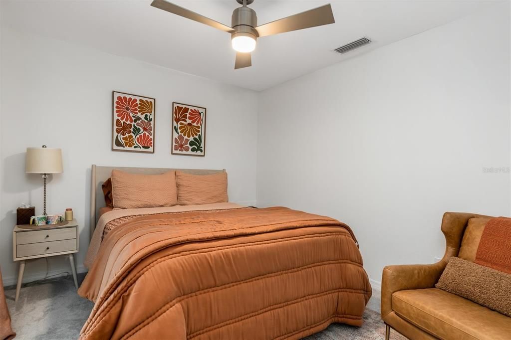 For Sale: $275,000 (2 beds, 2 baths, 1366 Square Feet)