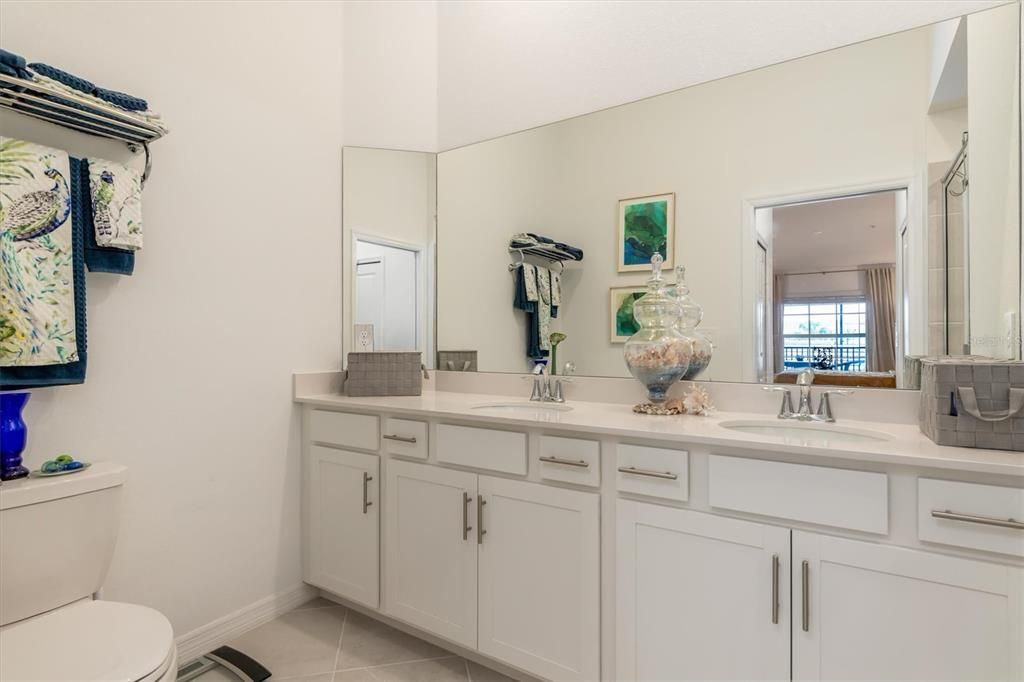 For Sale: $275,000 (2 beds, 2 baths, 1366 Square Feet)