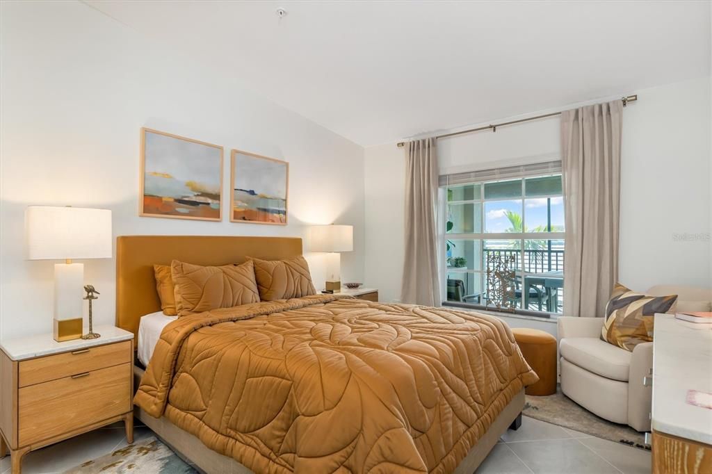 For Sale: $275,000 (2 beds, 2 baths, 1366 Square Feet)