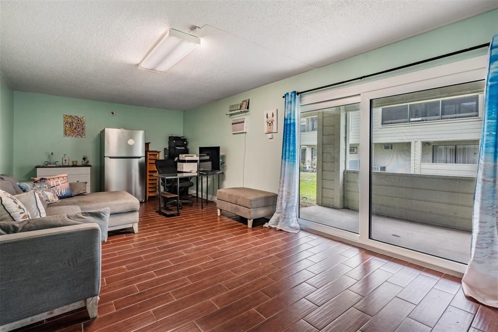 For Rent: $2,750 (2 beds, 2 baths, 1107 Square Feet)