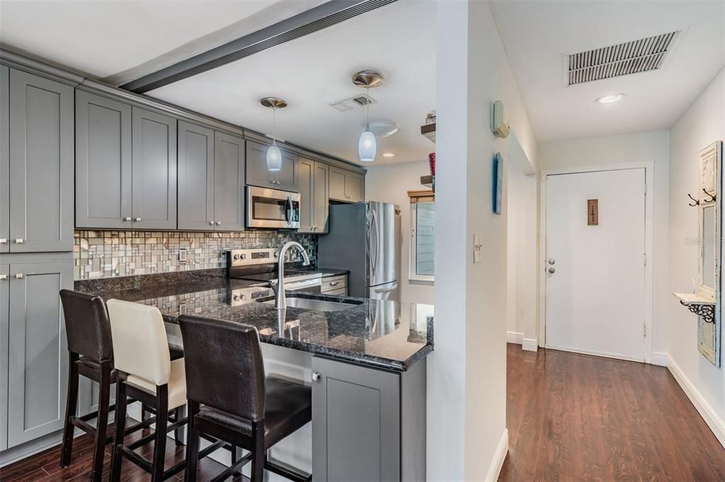 For Rent: $2,750 (2 beds, 2 baths, 1107 Square Feet)