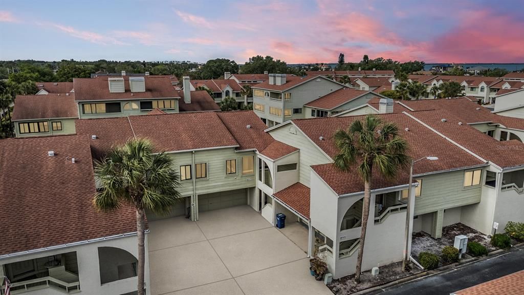 For Rent: $2,750 (2 beds, 2 baths, 1107 Square Feet)