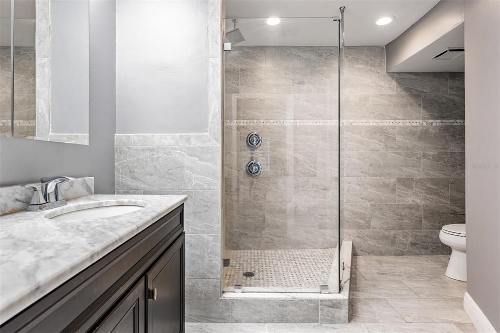 For Rent: $2,750 (2 beds, 2 baths, 1107 Square Feet)