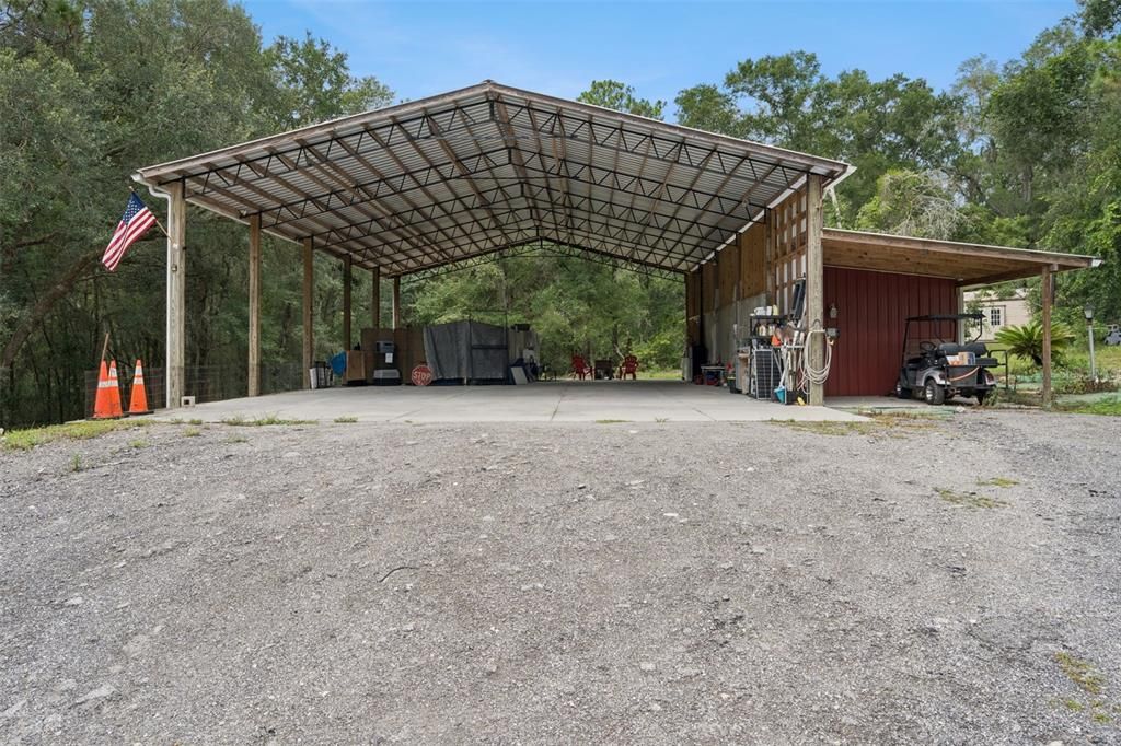 待售: $429,000 (10.72 acres)
