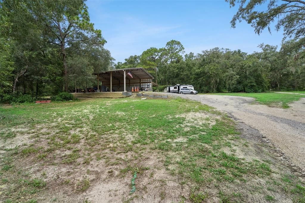待售: $429,000 (10.72 acres)