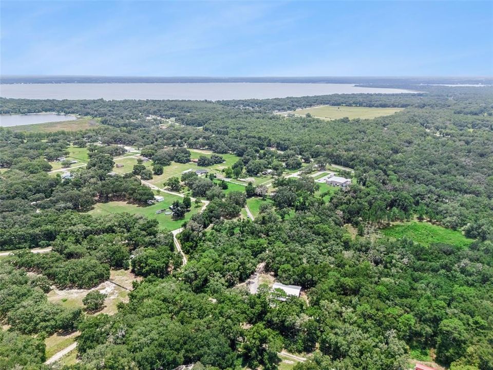 待售: $429,000 (10.72 acres)