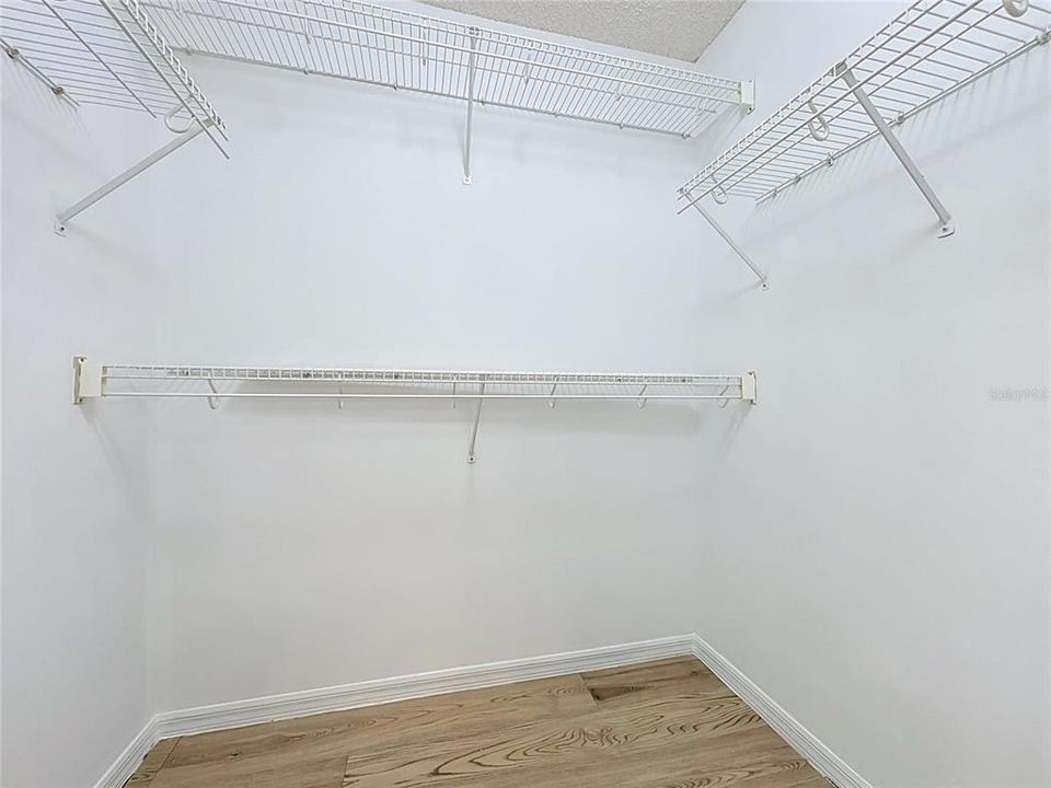 Activo con contrato: $2,300 (3 camas, 2 baños, 1794 Pies cuadrados)