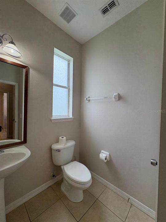 For Rent: $2,350 (3 beds, 2 baths, 1780 Square Feet)
