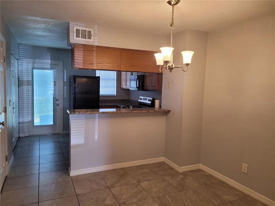 For Rent: $1,800 (2 beds, 2 baths, 1200 Square Feet)