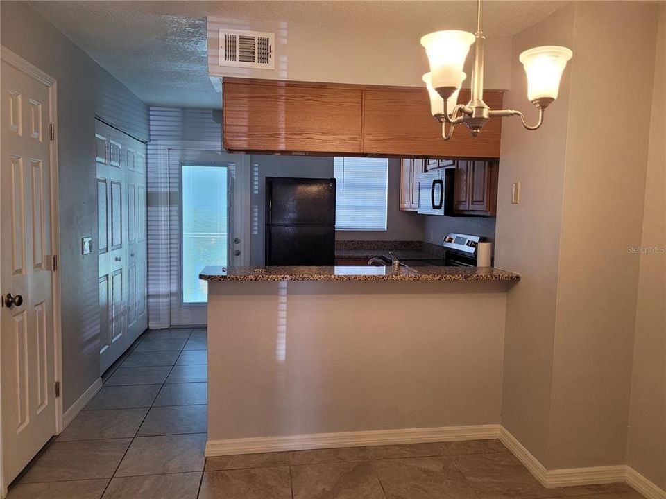 For Rent: $1,800 (2 beds, 2 baths, 1200 Square Feet)