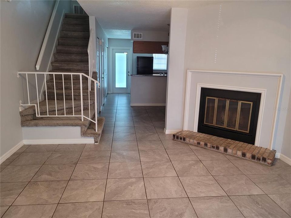 For Rent: $1,800 (2 beds, 2 baths, 1200 Square Feet)