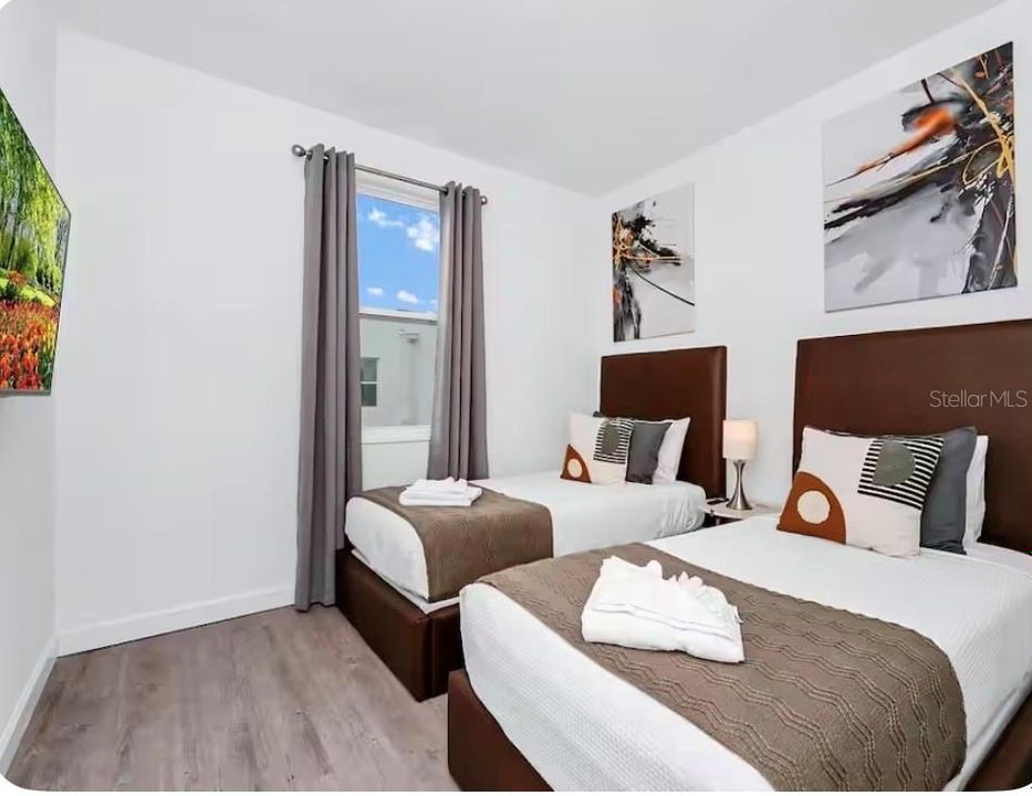 For Rent: $3,500 (5 beds, 4 baths, 1671 Square Feet)