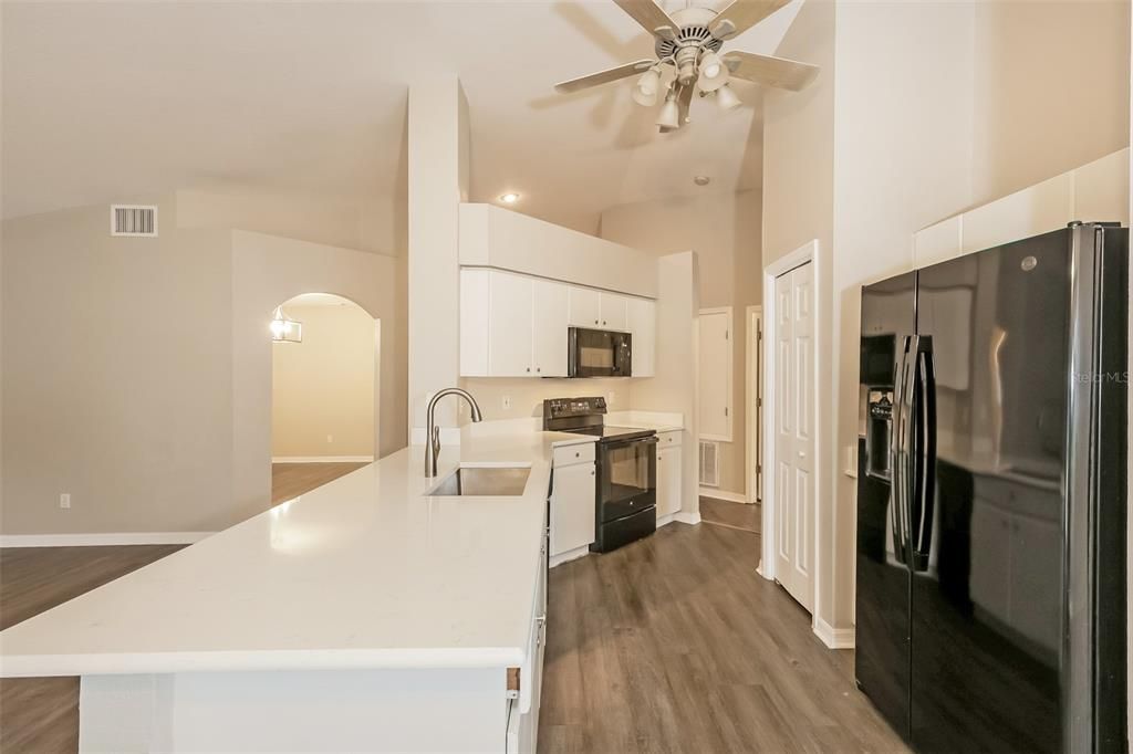 For Sale: $339,900 (3 beds, 2 baths, 1496 Square Feet)