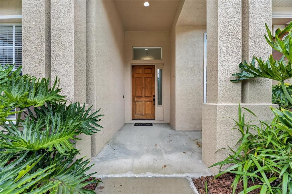 Activo con contrato: $820,000 (4 camas, 3 baños, 3639 Pies cuadrados)