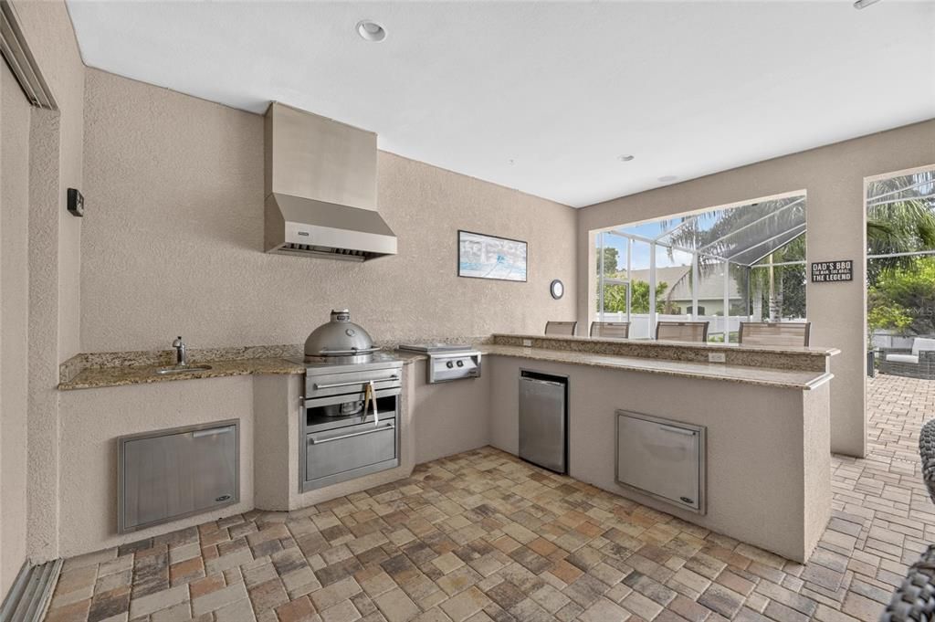 Activo con contrato: $820,000 (4 camas, 3 baños, 3639 Pies cuadrados)