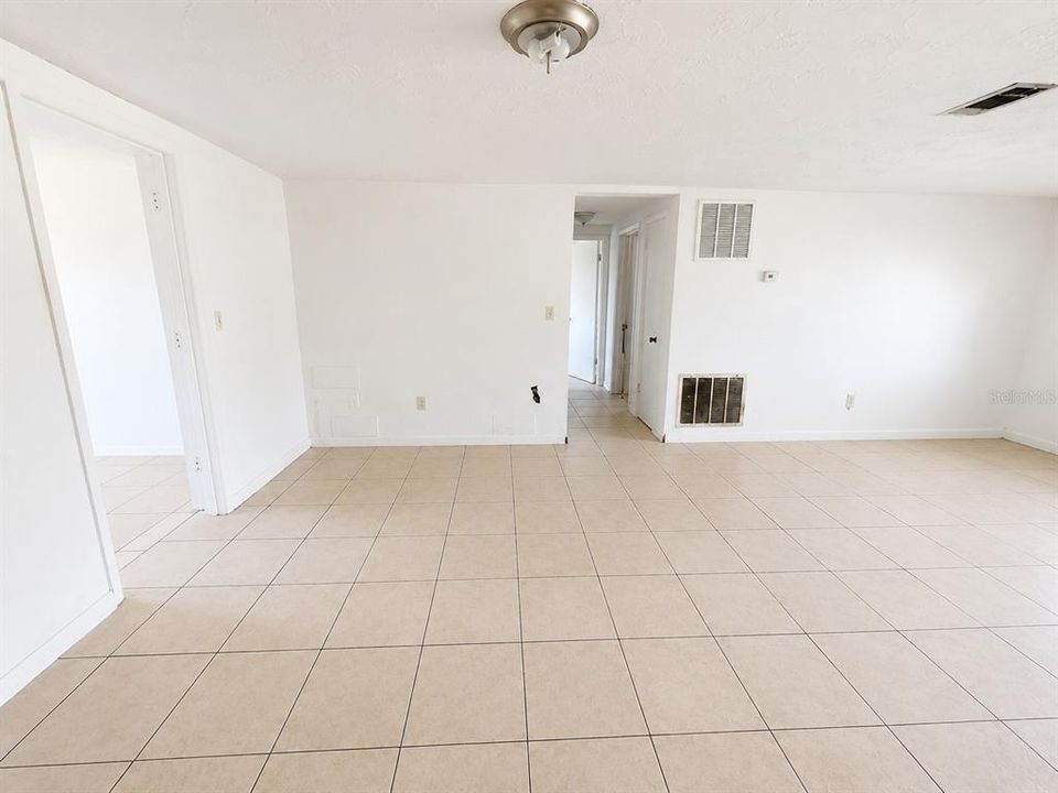 For Sale: $159,000 (3 beds, 2 baths, 1116 Square Feet)