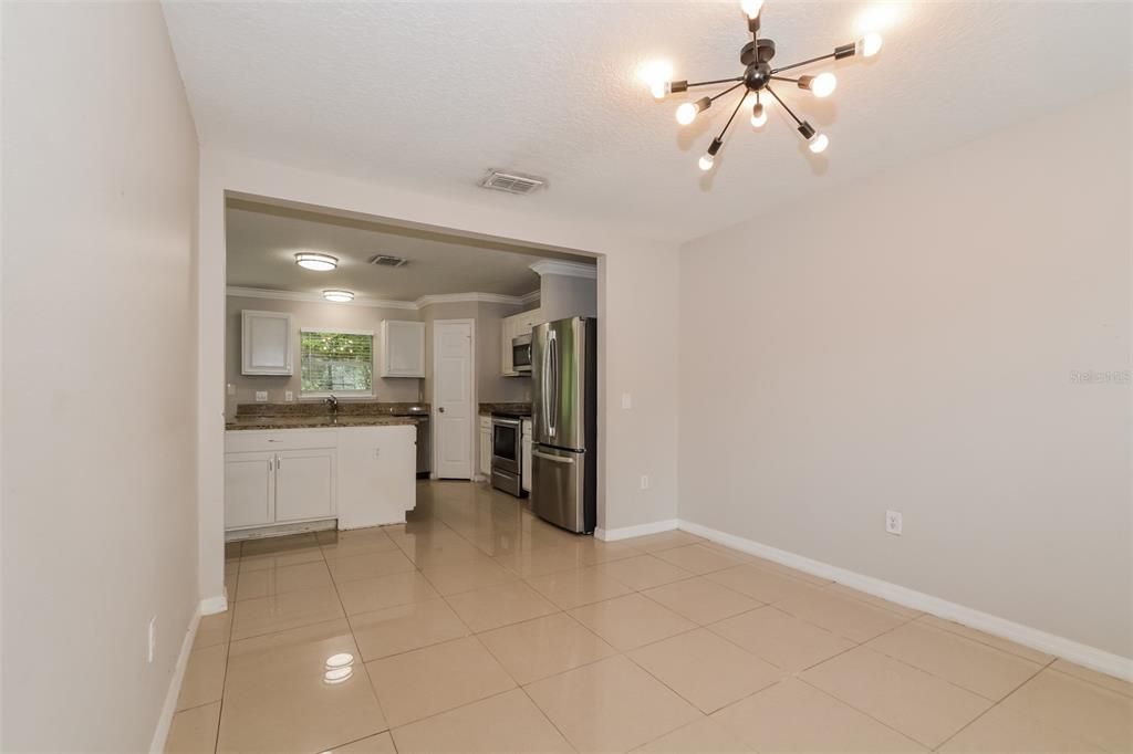 En Venta: $403,900 (5 camas, 2 baños, 2566 Pies cuadrados)
