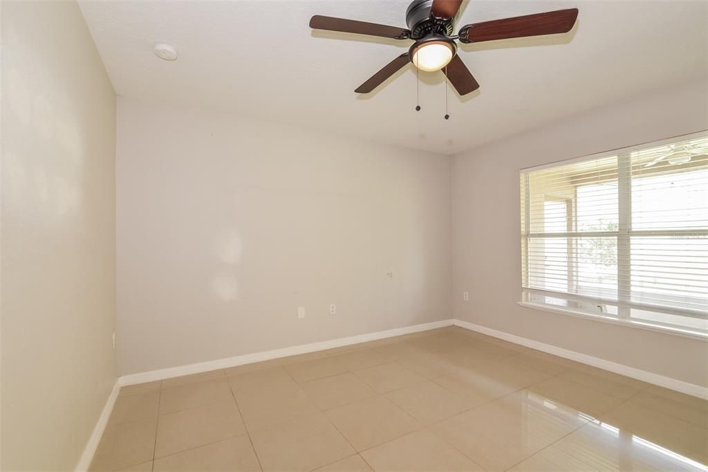 En Venta: $403,900 (5 camas, 2 baños, 2566 Pies cuadrados)